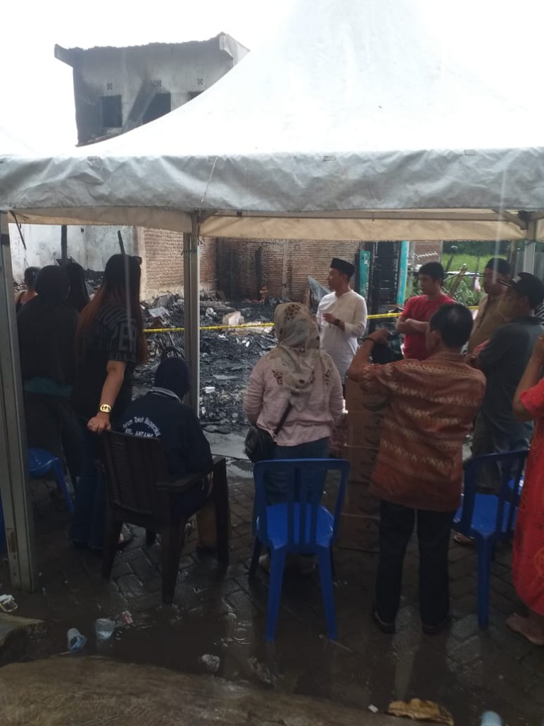 Wakil Ketua Komisi D DPRD Makassar Sambangi Korban Kebakaran di Antang